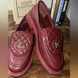 CHANEL Burgundy Turnlock Quilted Loafers size 9